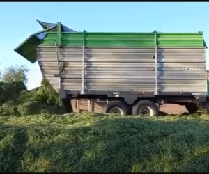 Deutz-Fahr opraapwagen K8.42