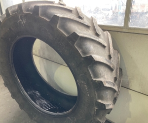 1x gebruikte Michelin 540/65x38