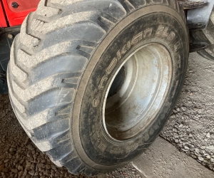 2x Gebruikte Nokian 700/50R26,5 banden 