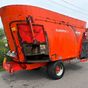 Kuhn-voermengwagen (1)